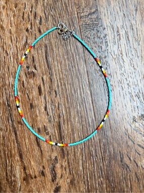 Like new! Turquoise Seed Bead Choker Necklace - Multicolor Accent